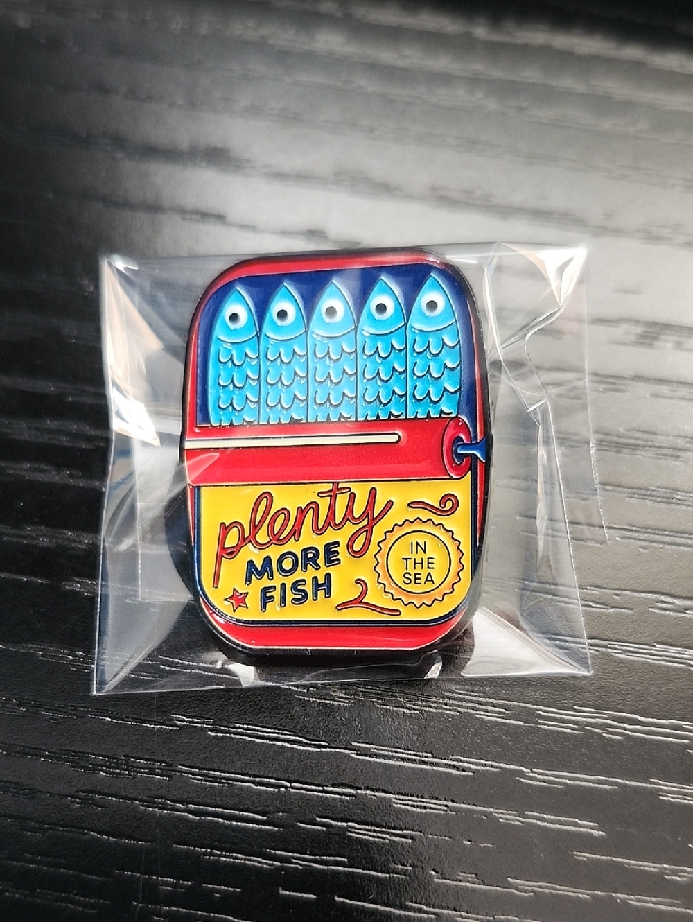 Sardines Plenty More Fish Enamel Pin - Blue & Red Decorative Fish Tin - Picture 4 of 4